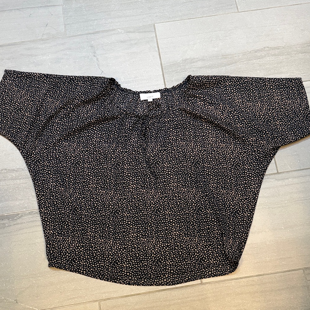 Women's Black and Cream Patterned Top